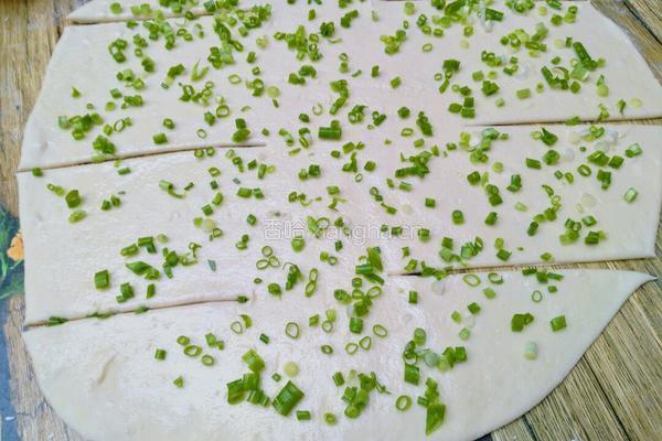 葱花油饼的做法图解7