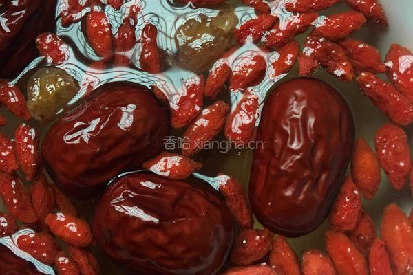 当归红糖煲鸡蛋的做法图解2