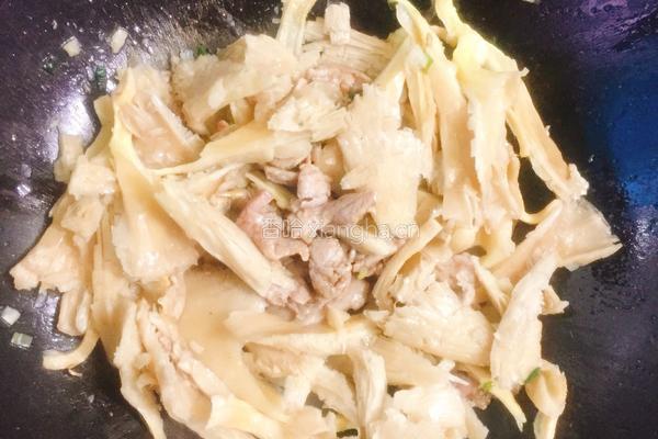 平菇炒肉的做法图解9