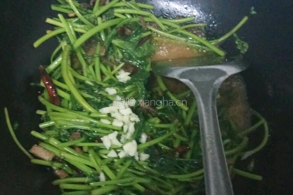 茼蒿炒肉丝的做法图解6