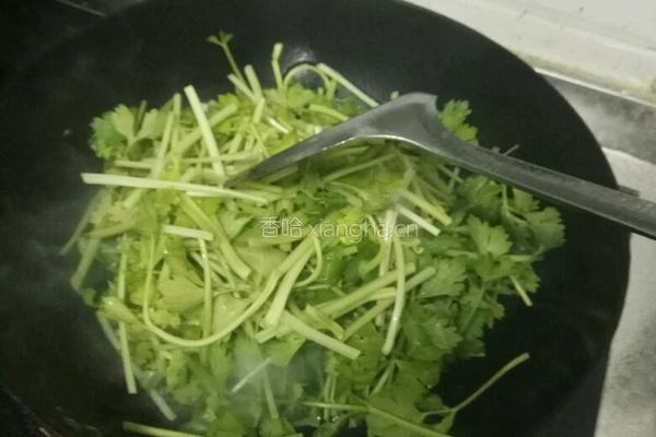 香芹炒鸡蛋的做法图解4