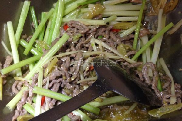 野山椒炒牛肉的做法图解10