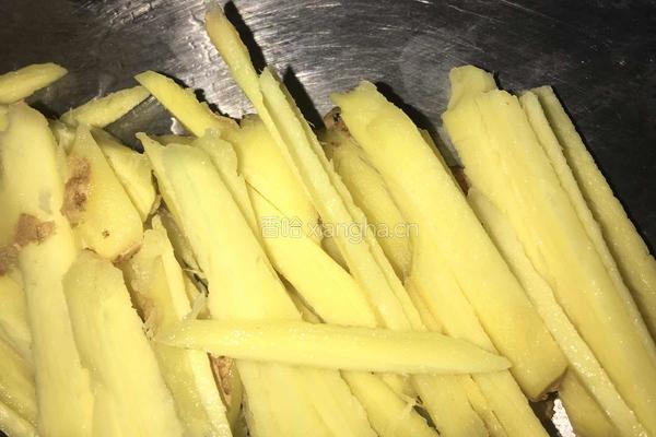 酸笋炒鸡杂的做法图解3