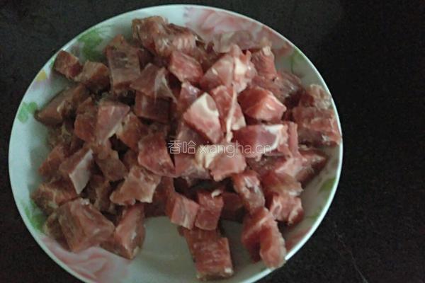 花生牛肉焖香菜的做法图解2