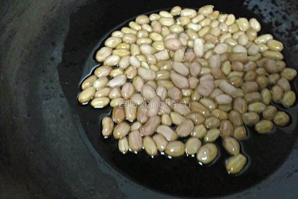 花生牛肉焖香菜的做法图解5