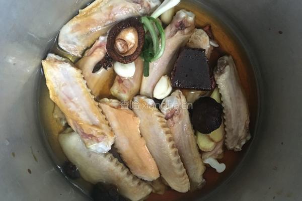 简单易操作的酱香鸭翅的做法图解4