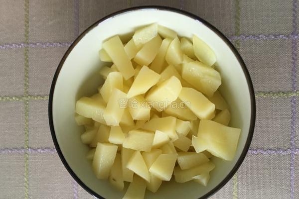 彩色土豆泥的做法图解1