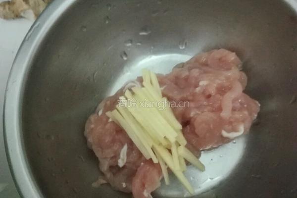 大白菜肉丝汤（炒肉丝的做法图解1