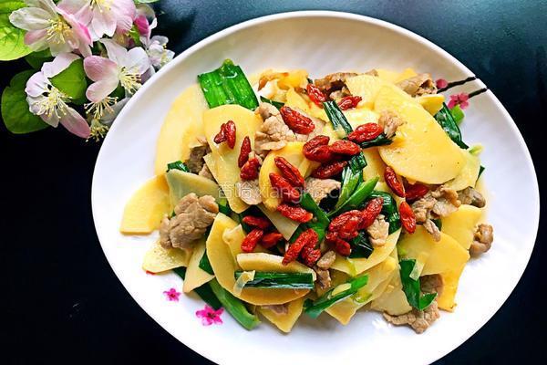 春笋炒肉的做法图解13