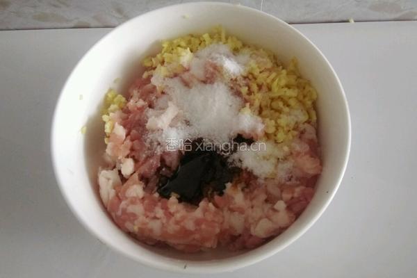 苜蓿猪肉饺子馅的做法图解2