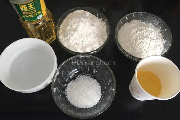 豆沙梅花酥的做法图解1