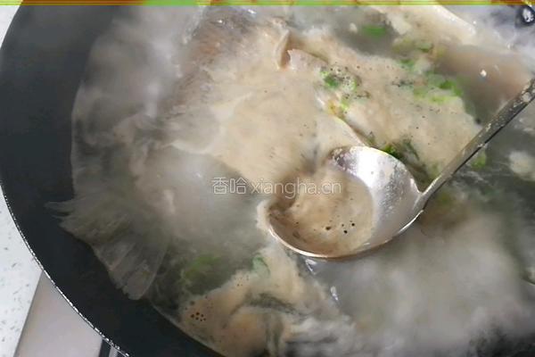 鲫鱼豆腐汤的做法图解5