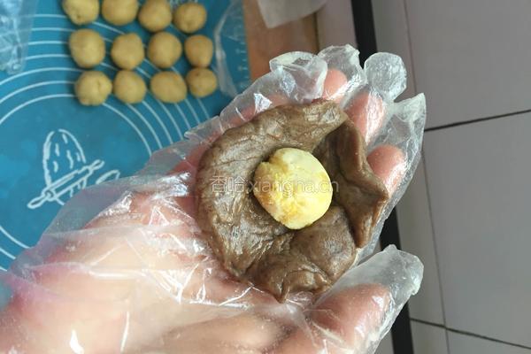 植物油版蛋黄酥的做法图解14
