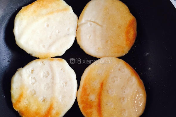 玉米面贴饼子的做法图解2