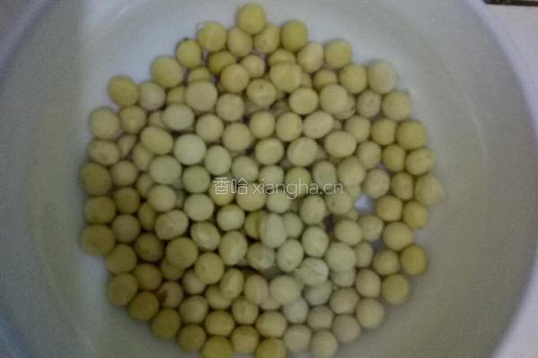 骨头苦瓜汤的做法图解2