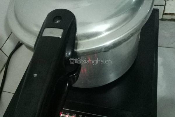 骨头苦瓜汤的做法图解6