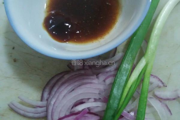 炒面加点米饭的做法图解1