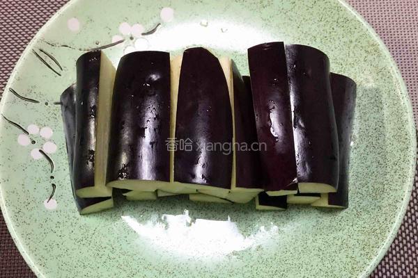 蒜泥蒸茄子的做法图解1