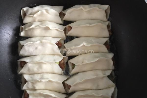 牛肉锅贴的做法图解4