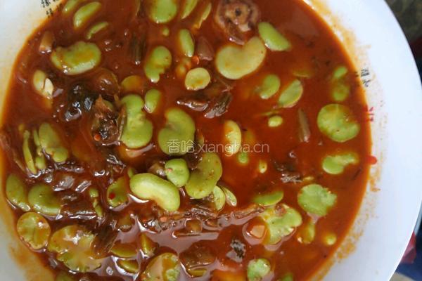 酸菜蚕豆汤的做法图解7