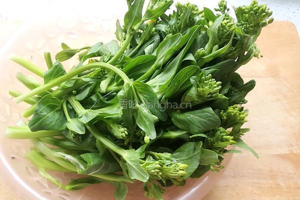 蒜末蚝油菜苔的做法图解1
