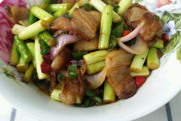 家常五花肉炒蒜芯的做法图解13