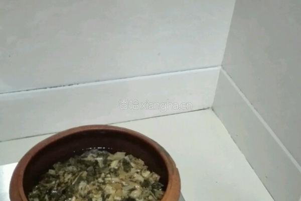 菜干焖猪油渣的做法图解2