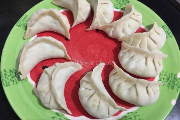 抱蛋煎饺的做法图解1