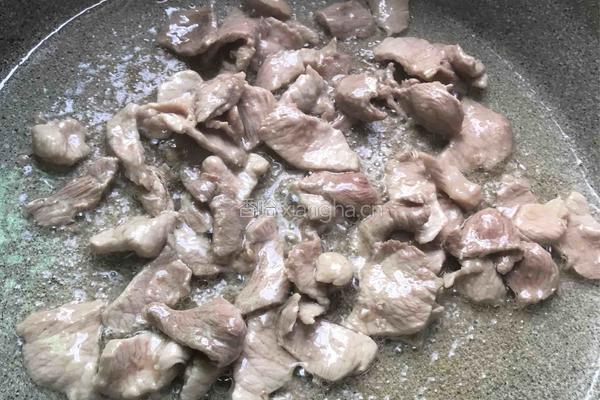 胡萝卜木耳炒肉的做法图解5
