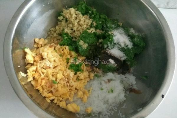 包子……苜蓿鸡蛋粉丝馅的做法图解7