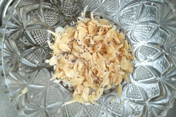番茄豆腐虾皮汤的做法图解2