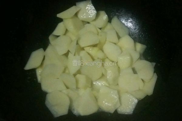 咖喱洋葱土豆的做法图解2