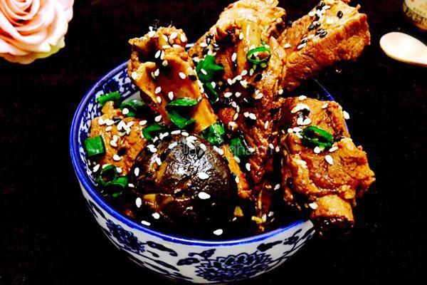 吮指酱香骨（电饭锅版）