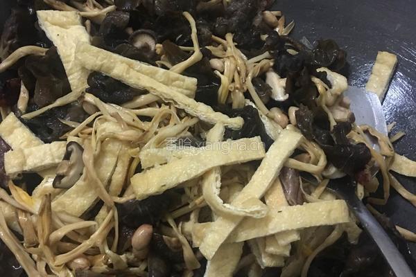 香菇木耳莲藕焖豆腐张的做法图解10