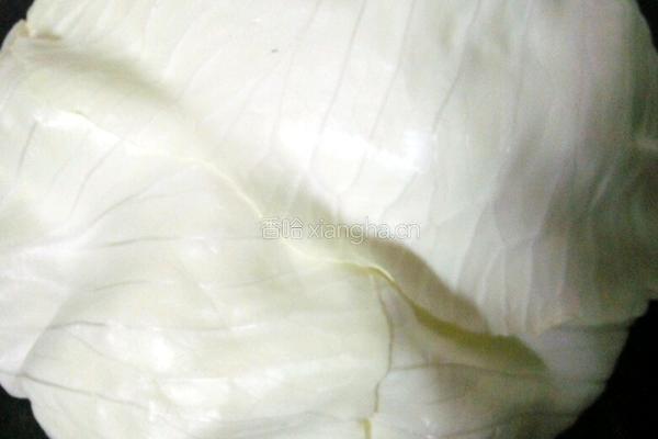 蒜蓉包菜的做法图解1