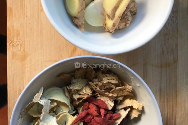 养身萝卜当归黄芪猪肚汤～的做法图解3