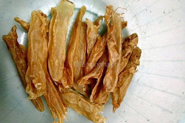 花胶猪骨汤的做法图解1