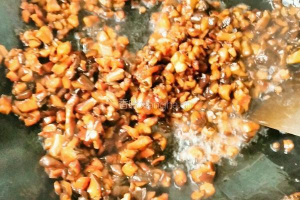 乳清猪肉香菇包的做法图解4