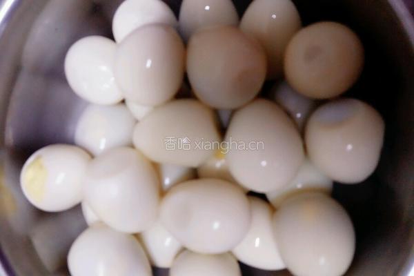 双味鹌鹑蛋的做法图解1