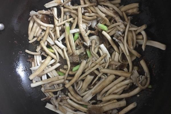 瘦肉炒茶树菇的做法图解5