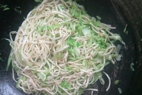 素炒面的做法图解3
