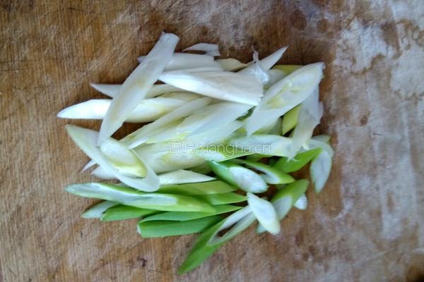 黄瓜炒肉片的做法图解2