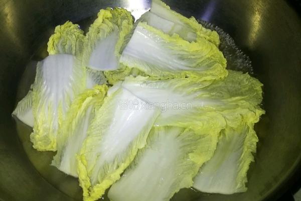 鹌鹑蛋娃娃菜卷肉的做法图解2