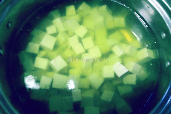 香椿拌豆腐的做法图解4