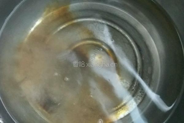糖水苹果荷包蛋的做法图解2