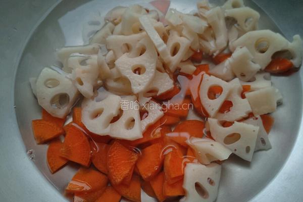 藕片炒肉丁的做法图解4