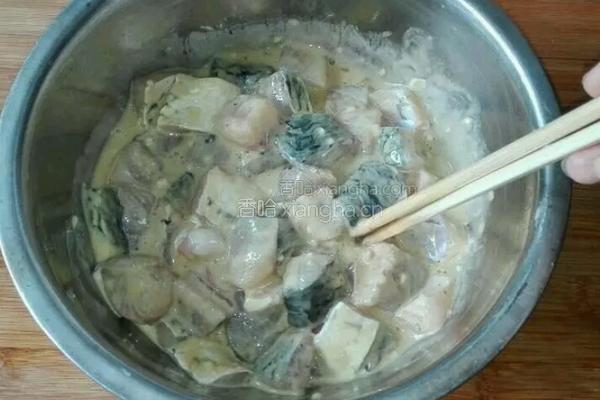香辣草鱼的做法图解2