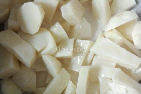 拔丝土豆的做法图解2