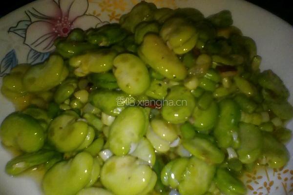蒜香鲜嫩蚕豆的做法图解3