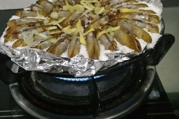 盐焗蛏子的做法图解7